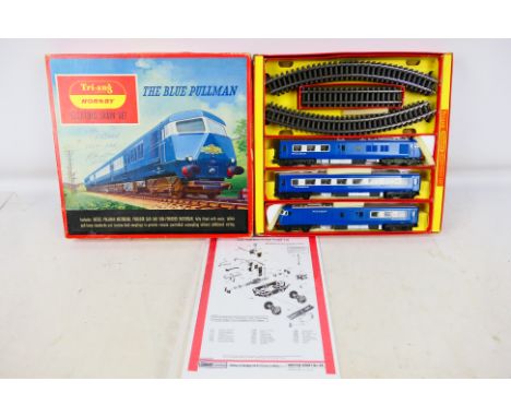 Tri-ang Hornby - A boxed HO/OO gauge RS. 52 Blue Pullman set. item appear to be in very good condition with some signs of use