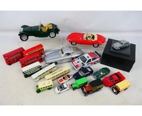 Bburago - Corgi - Matchbox - Majorette - A group of mostly unboxed models including Mercedes 300 SL in 1:18 scale, Audi Quatt