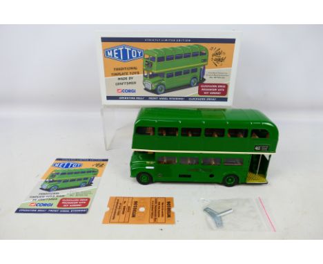 Mettoy - Corgi - A boxed Limited Edition (999/1000) Mettoy MT00106 tinplate clockwork London Country Bus reissued by Corgi. T