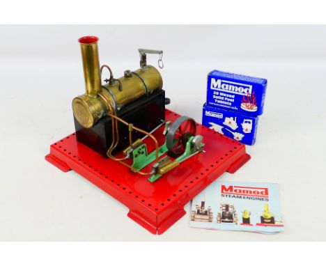 Mamod - A boxed assembled Mamod Twin Cylinder Superheated Steam Engine (S.E.3). Item appears to be in good-very good conditio