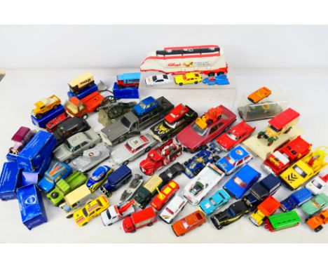 Matchbox - Corgi - Majorette - Others - A group of predominately unboxed playworn diecast model vehicles in several scales. L