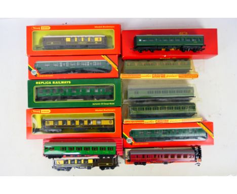 Tri-ang - Hornby - Graham Farish - others - 12 mostly boxed OO gauge passenger coaches in varying liveries. Items appear to b