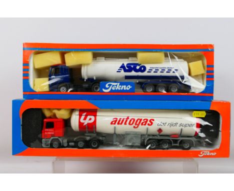 Tekno - 2 x boxed trucks in 1:50 scale, a DAF tanker with Asco livery and a DAF tanker in Autogas livery. Both appear Mint in