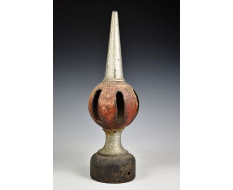 Railwayana - GWR cast iron painted ball &amp; spike signal post finial. 