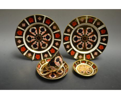 A pair of Royal Crown Derby 1128 pattern Imari plates, 21cm diam; a Dublin low cup and saucer, a circular trinket tray (4)