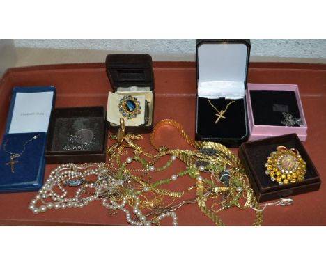 Jewellery - a 9ct gold cross pendant; another; a 9ct gold pendant necklace; a silver fob chain; costume necklaces; brooches; 