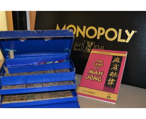 Toys & Juvenalia - a French limited edition 1977 Monte Carlo/ Championnat du Monde Monopoly game, Ref 560005, limited edition