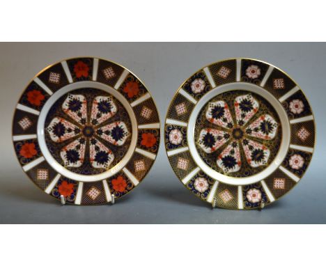 A Royal Crown Derby dessert plate, The Yorkshire Rose Plate, limited edition 631/2000, boxed with certificate; another, simil