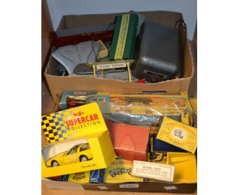 Toys - Die-Cast - a Matchbox Kingsize K-10 Pipe Truck, boxed; a K-4 Fruehauf Hopper Train, boxed; a Lesney Matchbox Models of