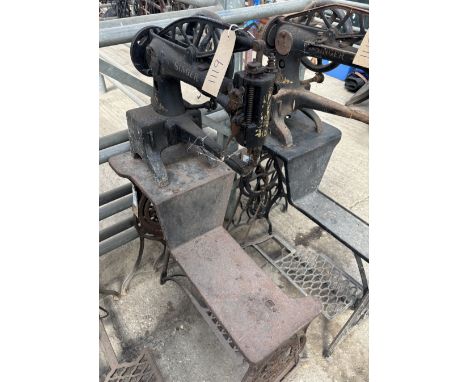 Singer 29K63 leather sewing machine with treadle