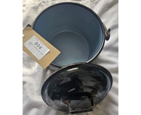 Enamel cooking pot with lid