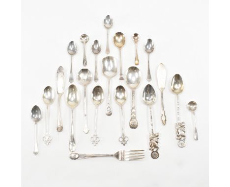 An assorted group of hallmarked silver tea spoons &amp; cutlery. The lot to include, set of five teaspoons (hallmarked for Sh