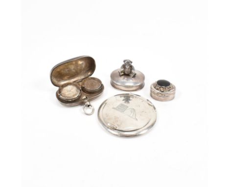 An assortment of 20th Century silver items. The lot to include a silver hallmarked sovereign case (AF, hallmarked Birmingham 