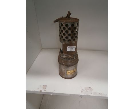 vintage wolf radiator lamp