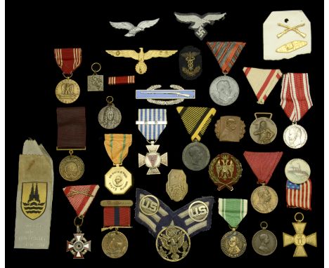 Miscellaneous World Medals. A miscellaneous selection, including Austria, Empire, Bravery Medal, Franz Joseph, ‘Der Tapferkei