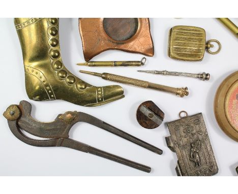 Miscellaneous lot. This includes letter opener, silver propelling pencil, ink well in the form of a pipe, vintage Conway Stew