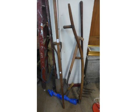 Assorted vintage gardening tools 
