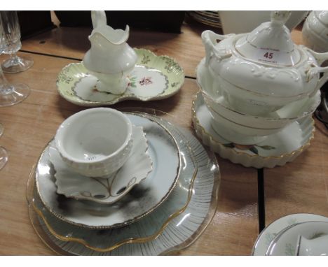 A selection of ceramics including a James Kent Ltd 'Old Foley' plate, a Royal Worcester Evesham flan dish etc
