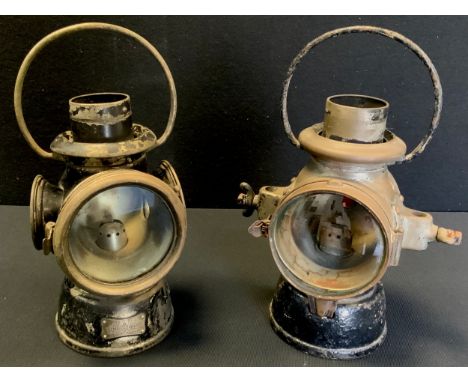 A Lucas King of The Road coaching lamp/lantern, fitted with three clear lenses, No 43,  another single lens, No 722 (2) 