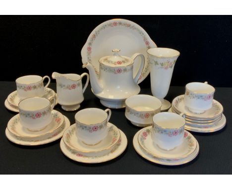 A Paragon Belinda pattern tea set, inc tea pot, five cups, six saucers, milk jug etc. 