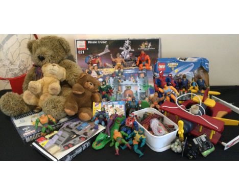 Toys and Juvenilia  - HE-Man and the Master of the Universe action figures, others, Thunder Cats, Spiderman, A-Team etc;  Com
