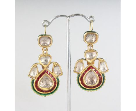 A GOOD PAIR OF INDIAN 18CT GOLD, DIAMOND AND ENAMEL EARRINGS.