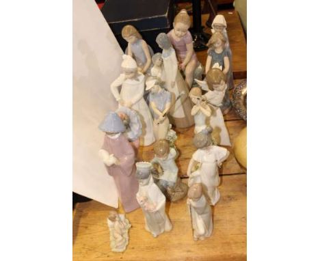 Collection of four Lladro figures and twelve Nao figures (16)