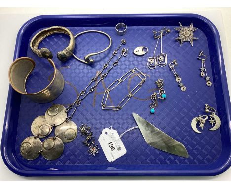 An Assortment of Vintage and Later Modernist Style Jewellery, to include a Studio style necklace, panel brooch, stone set dro