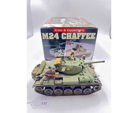 King &amp; Country - W.W.II - Battle of the Bulge Range, comprising: Set BBA018 M24 Chaffee Tank Winter Camo with Crew. Gener