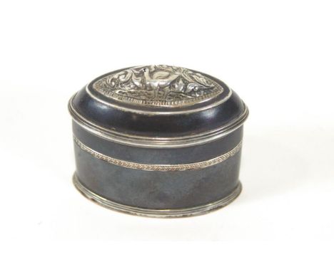 A 19th century silver and copper mounted snuff box, 5.5cm high x 6cm wide x 3.5cm deep