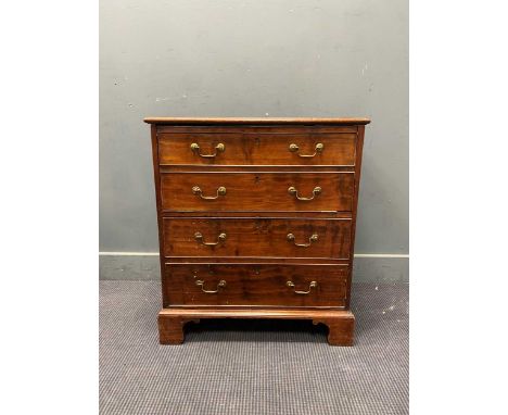 Small mahogany commode 79.5cm x 69.5cm x 49.5cm
