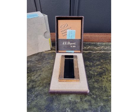 A Dupont Windsor laque de chine lighter, boxed. 