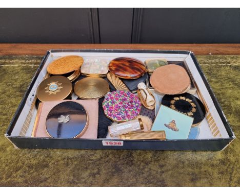 A collection of vintage compacts,&nbsp;to include an HMS Hydra example; and a Royal Artillery example.&nbsp; 
