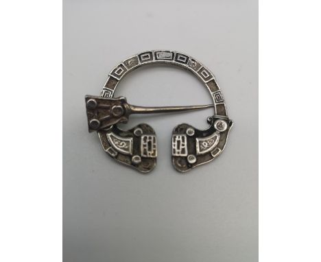 A Glasgow silver penannular cloak pin (Henderson &amp; Horner Bros, 1941) 