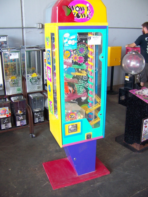 WOWIE ZOWIE GUMBALL NOVELTY KINETIC MACHINE Item is in used condition ...