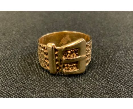 A 9ct gold buckle ring, size V, 8.5g 
