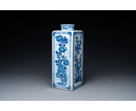 Full title: A Chinese blue and white square bottle, KangxiDescription:H.: 26,5 cmThe absence of a condition report does not i