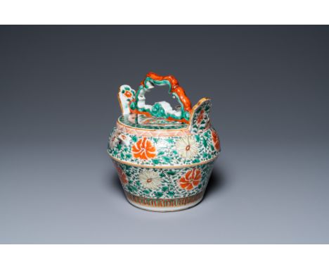 Full title: A Chinese famille verte lime pot and cover with floral design for the Vietnamese market, KangxiDescription:L.: 20