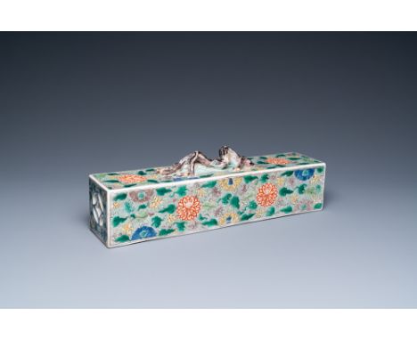 Full title: A rare Chinese famille verte rectangular scroll weight, KangxiDescription:Dim.: 36 x 11 x 8 cmÊ Condition: (UV-ch