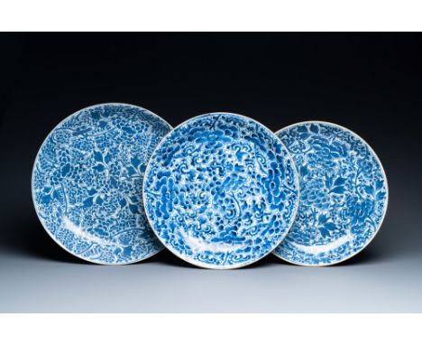 Full title: Three Chinese blue and white 'grapevine' dishes, KangxiDescription:Dia.: 36 cm (the largest)The absence of a cond