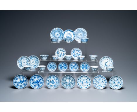 Full title: Nineteen Chinese blue and white saucers and twelve cups, KangxiDescription:Dia.: 12,5 cm (the largest saucer)Dia.