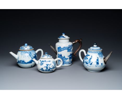 Full title: Four Chinese blue and white teapots and covers, KangxiDescription:L.: 19 cm - H.: 17 cm (the largest)The absence 