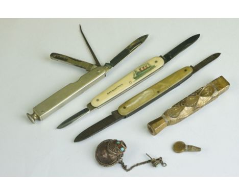 A small group of collectables to include Penknives, pipe tamper and scent bottles. 