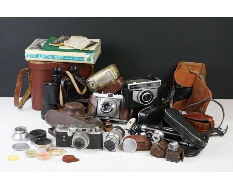 A collection of vintage photography equipment to include a Leica Ernst Leitz Wetzler D.R.P. camera with 50mm &amp; 90mm lens,