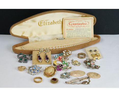 A small collection of vintage costume jewellery together with two gold rings to include a 9ct gold signet ring and a chain li