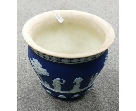 Wedgwood Dip Blue Footed Planter: discolouration to interior, height 16cm 
