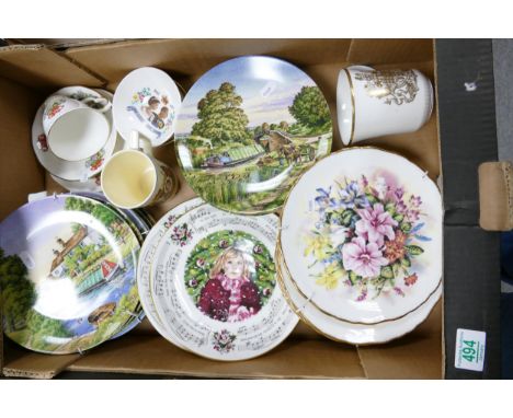 A mixed collection of item to include: decorative wall plates, commemorative cups &amp; saucers etc 