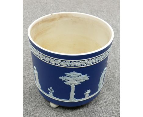 Wedgwood Dip Blue Footed Planter: discolouration to interior, height 18cm 
