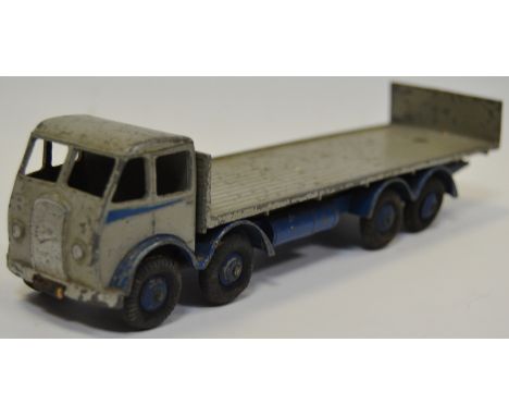 Dinky No.502, Foden Flat Truck, type 1 cab, grey with a matching load bed and tailgate, blue wheel arches and chassis, matchi