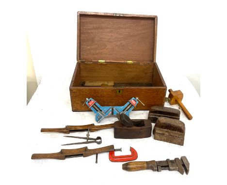 Wooden tool box with contents to include G clamp, glass cutters, screwdrivers etc 